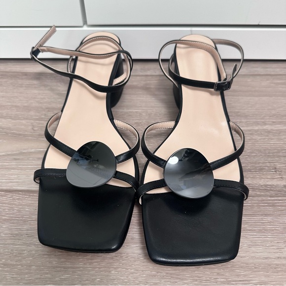 ONLY MAKER SQUARE TOE SANDAL WITH SCULPTURAL FRONT DETAIL & CHUNKY HEEL - Picture 9 of 9